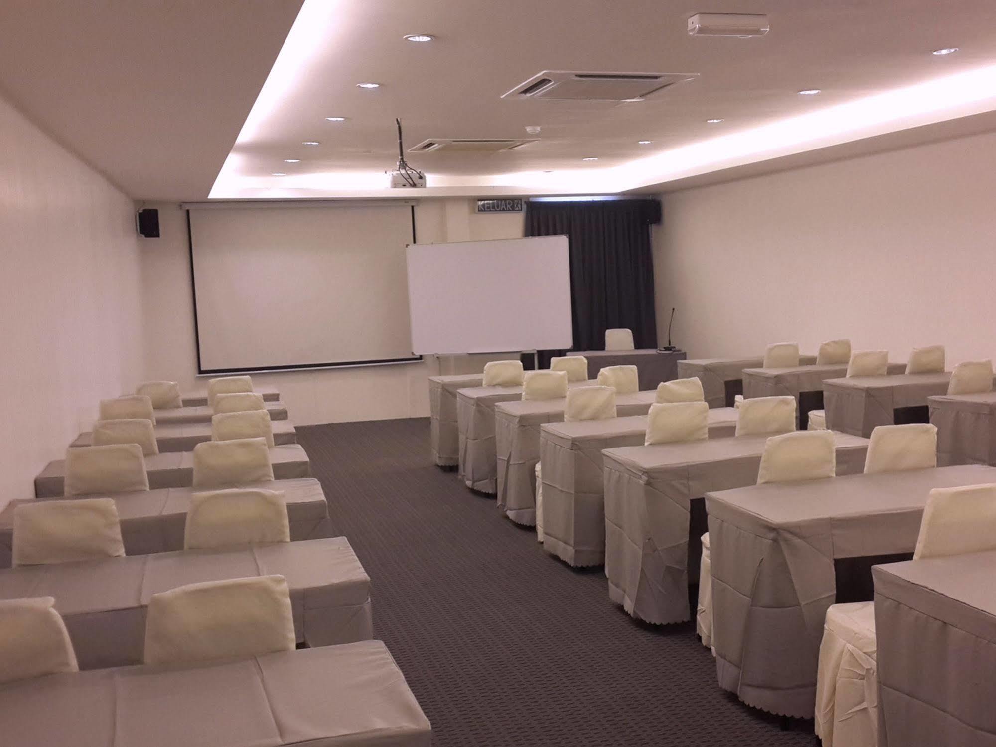 T+ Hotel Sungai Petani Exterior photo