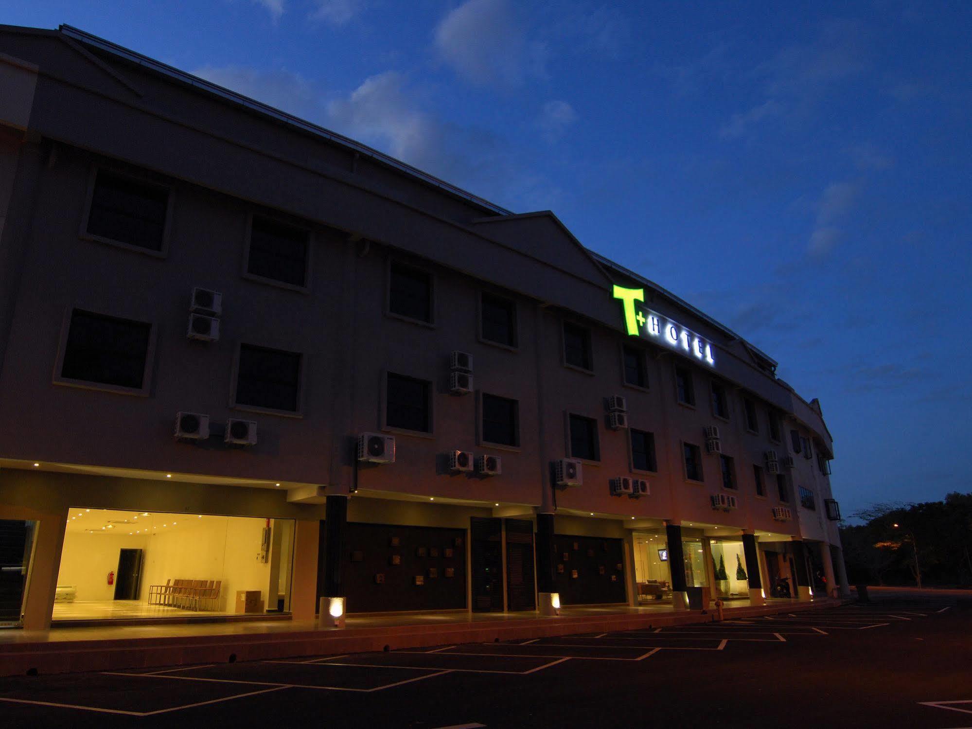 T+ Hotel Sungai Petani Exterior photo